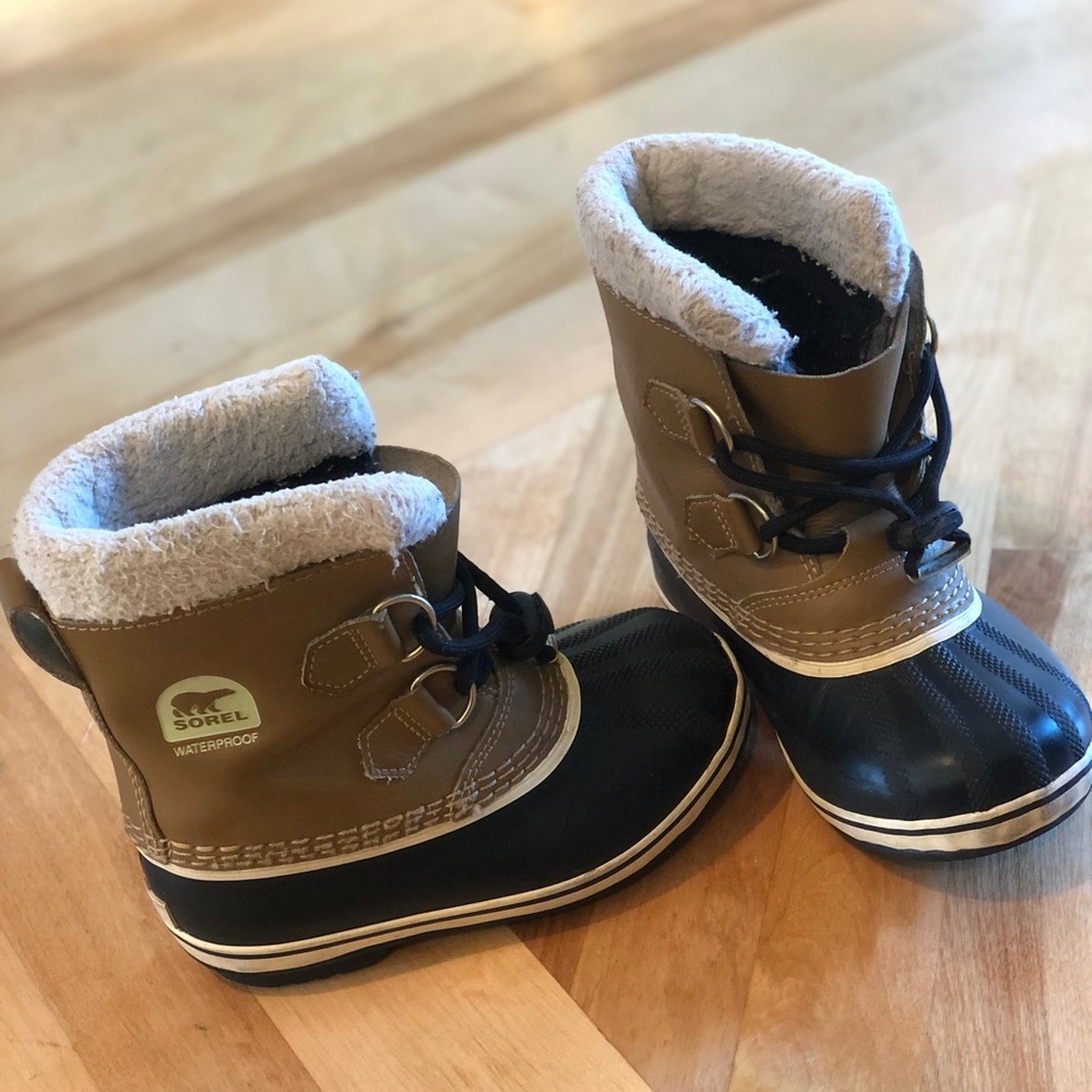 Boys waterproof sorel snow boots